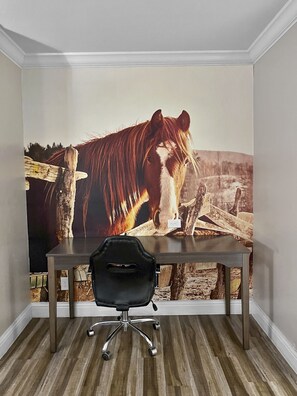 Standard Room, 1 Queen Bed, Kitchen | Desk, laptop workspace, blackout curtains, iron/ironing board - Rodeo Lodge (Clovis)