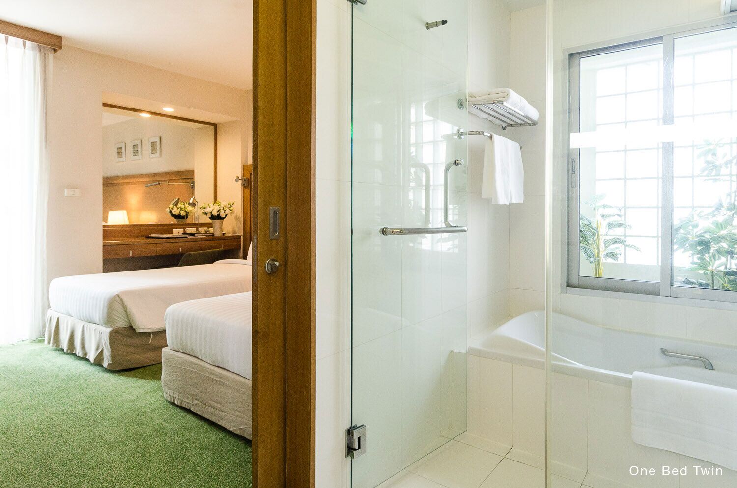 1 bedroom, in-room safe, desk, blackout curtains