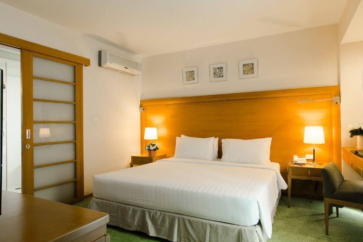 In-room safe, desk, blackout curtains, iron/ironing board (on request)