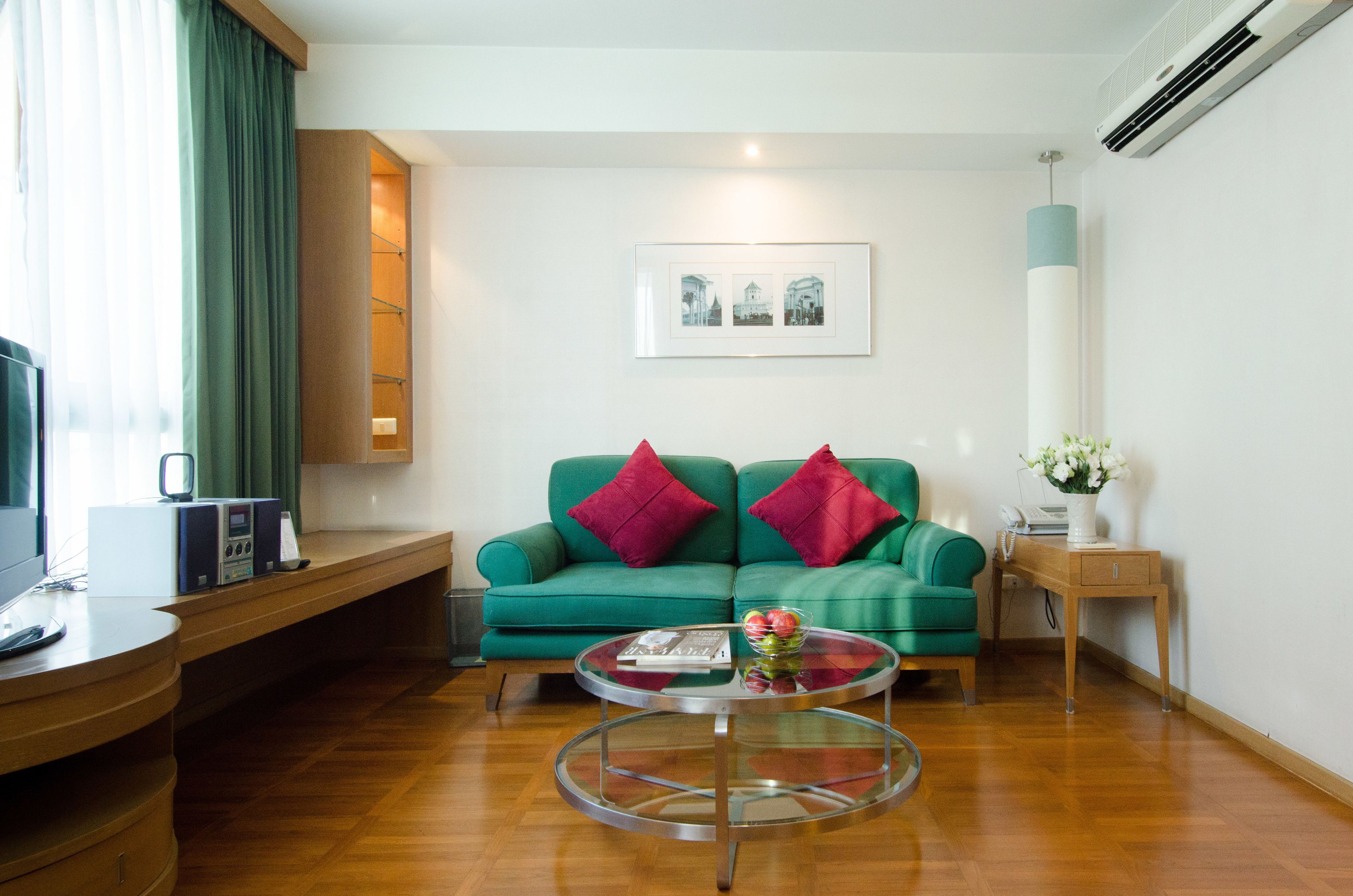 1 bedroom, in-room safe, desk, blackout curtains