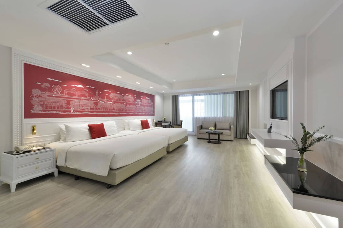 Family Room River View | 2 bedrooms, in-room safe, desk, iron/ironing board