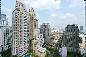 View from property - Centre Point Hotel Chidlom Bangkok (Bangkok)