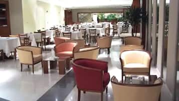 Petit déjeuner buffet compris tous les jours