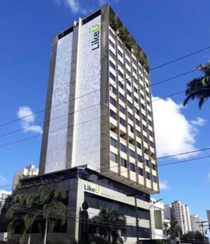 Lobby sitting area - Papillon Hotel (Goiania)