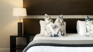 Down duvets, Select Comfort beds, minibar, in-room safe - 4 On Varneys (Cape Town)