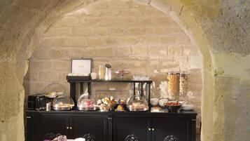 Daily buffet breakfast (EUR 16 per person)
