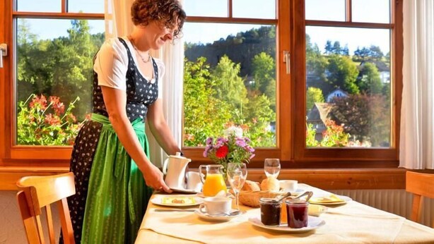 Lunsj og middag serveres