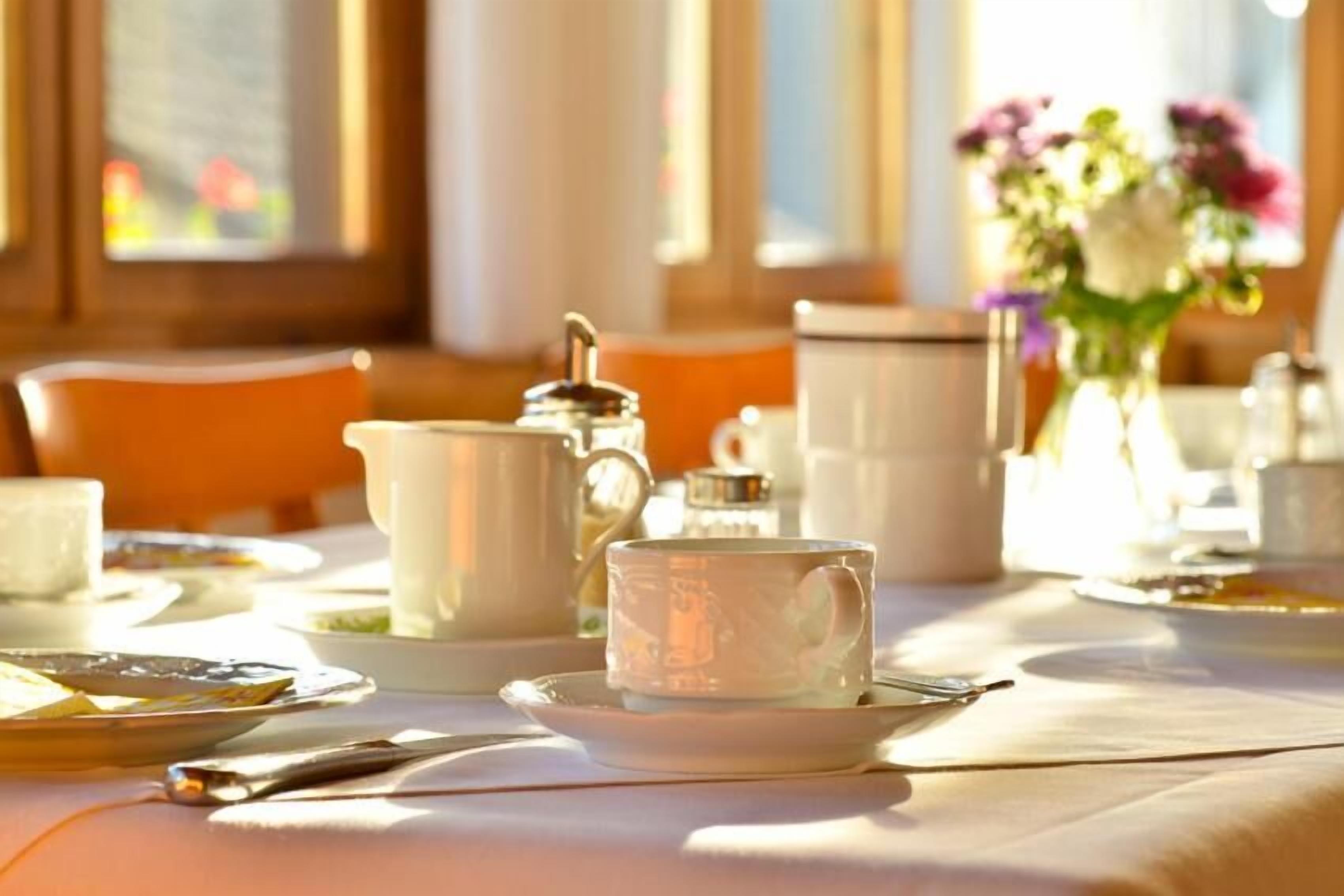 lunch and dinner served, regional cuisine