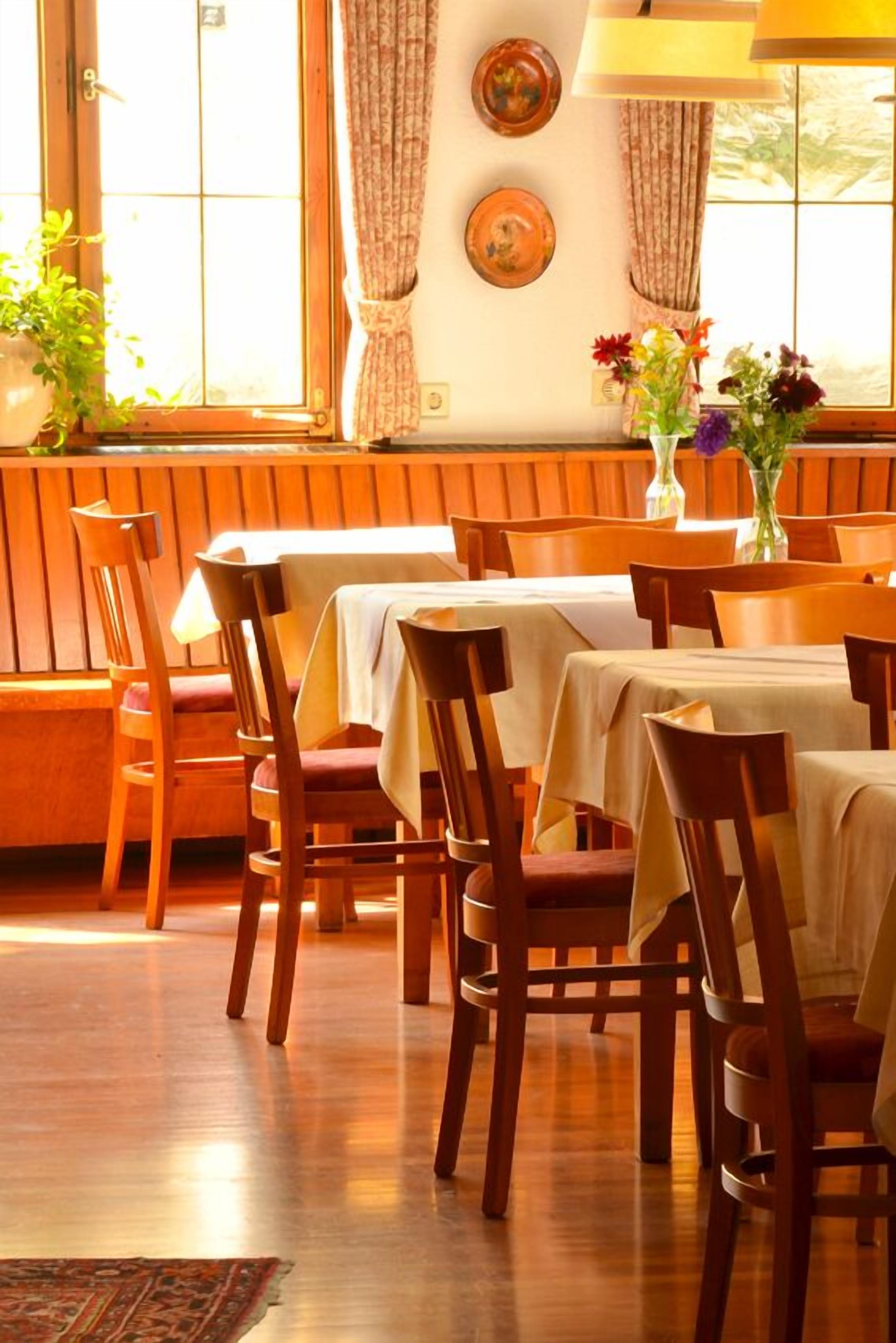 lunch and dinner served, regional cuisine