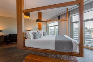 Ropa de cama de alta calidad, colchones viscoelásticos, minibar