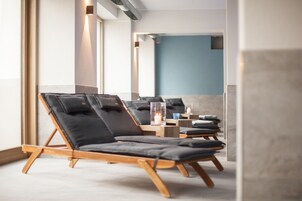 Un sauna, baño turco, tratamientos corporales, aromaterapia