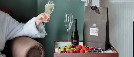 Luxury-Doppel- oder -Zweibettzimmer | Champagner-Service