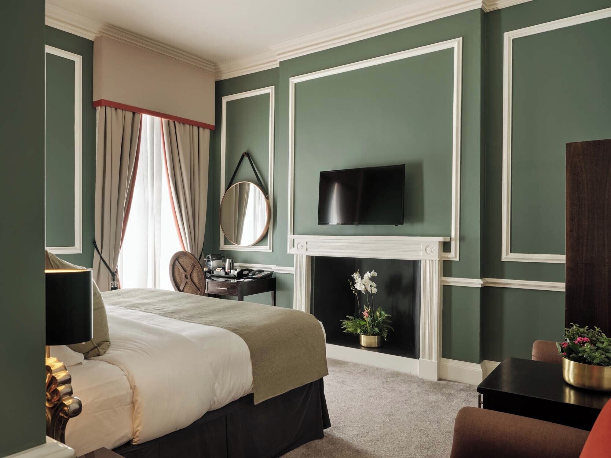 Habitación de lujo con 1 cama doble o 2 individuales | Ropa de cama de alta calidad y edredones de plumas