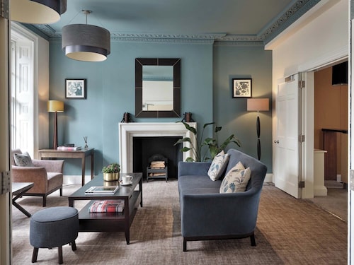 Montagu Place Hotel