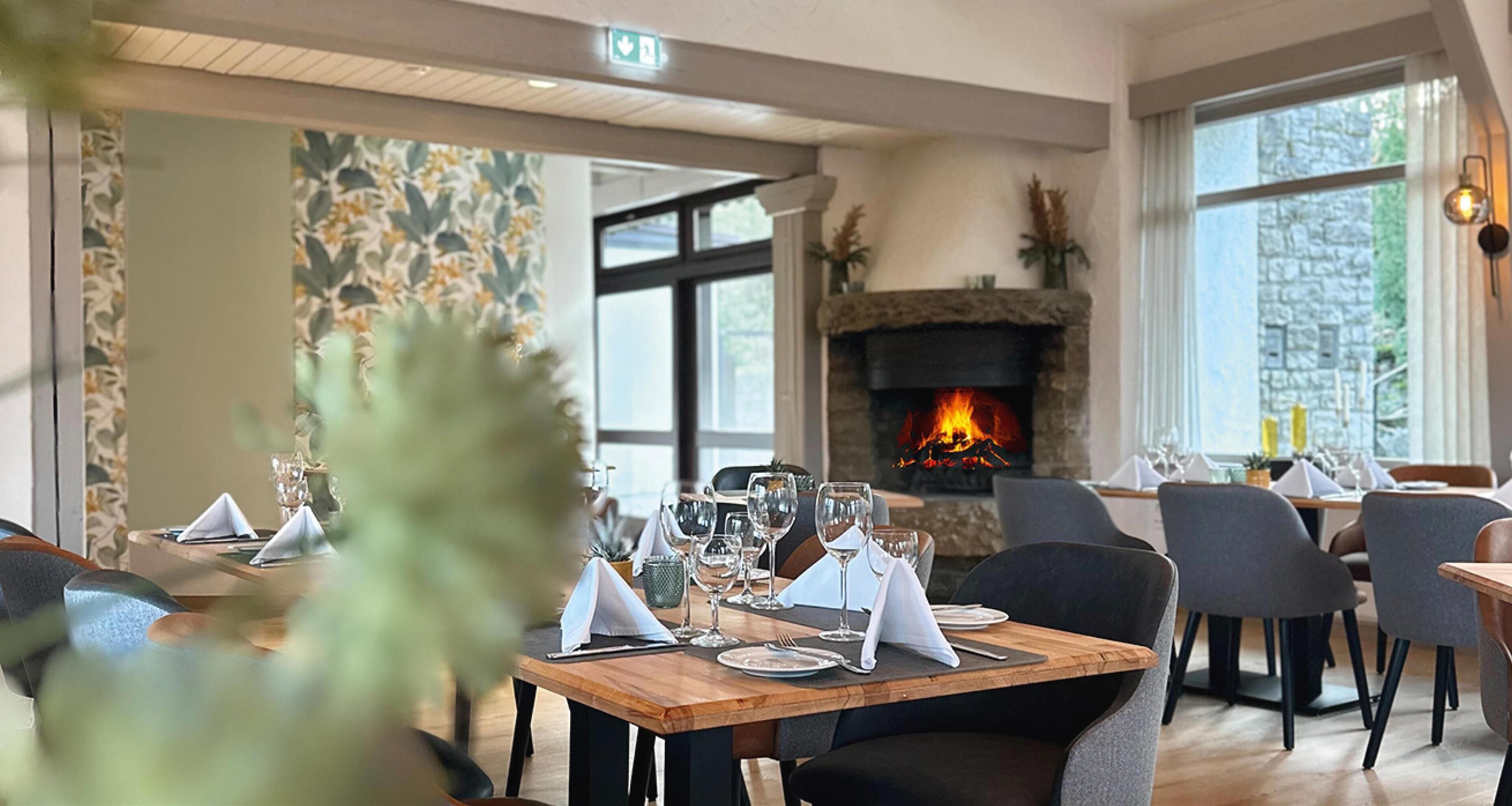 lunch and dinner served, local and international cuisine