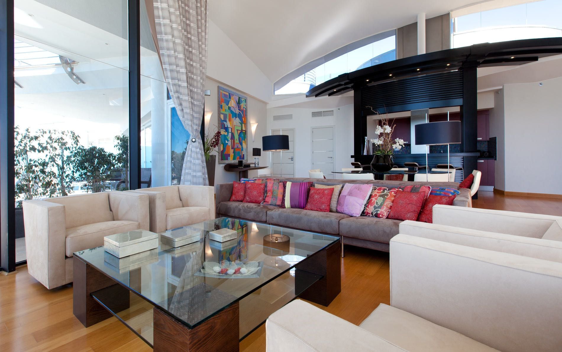 Suite presidencial | Sala d'estar | Televisor LED de 43 polzades amb canals digitals i televisor 