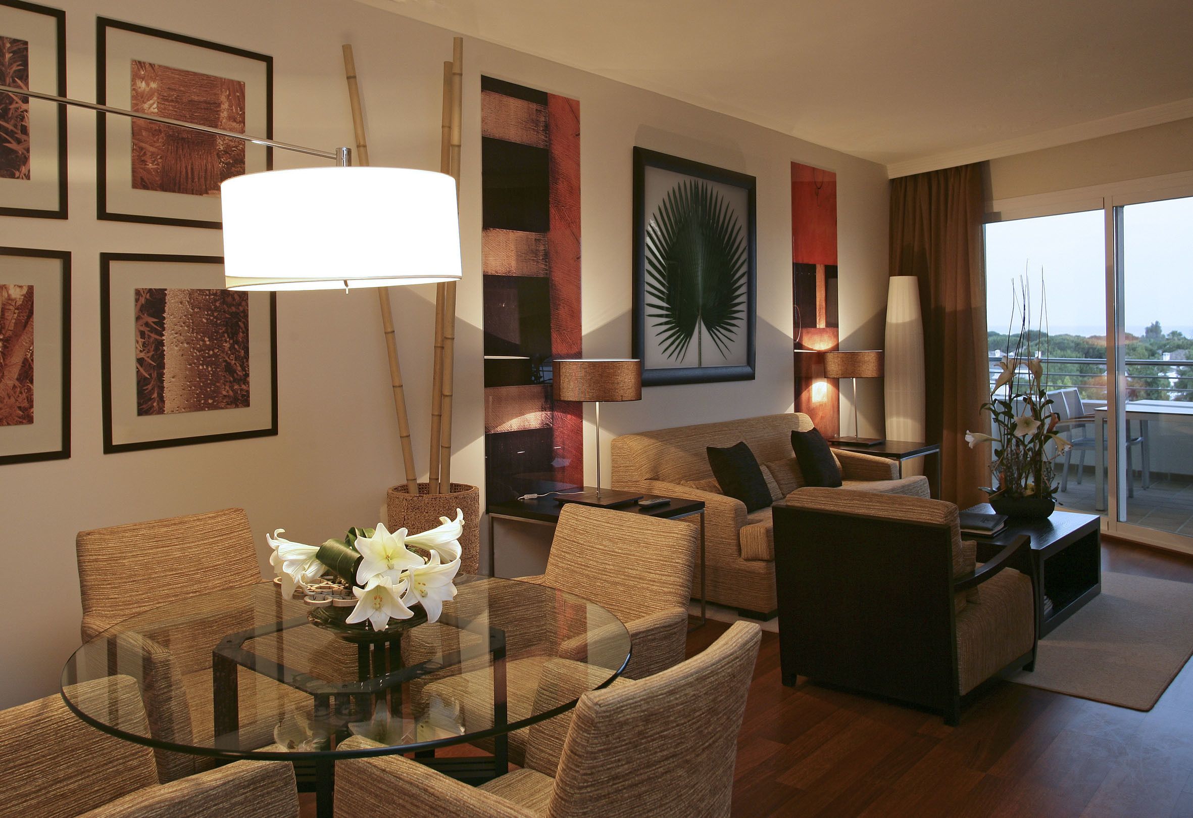 Suite (living room) | Living room | 43-inch LED TV with digital channels, TV