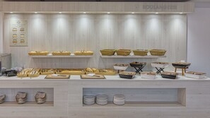 Desayuno buffet todos los días (con cargo) 