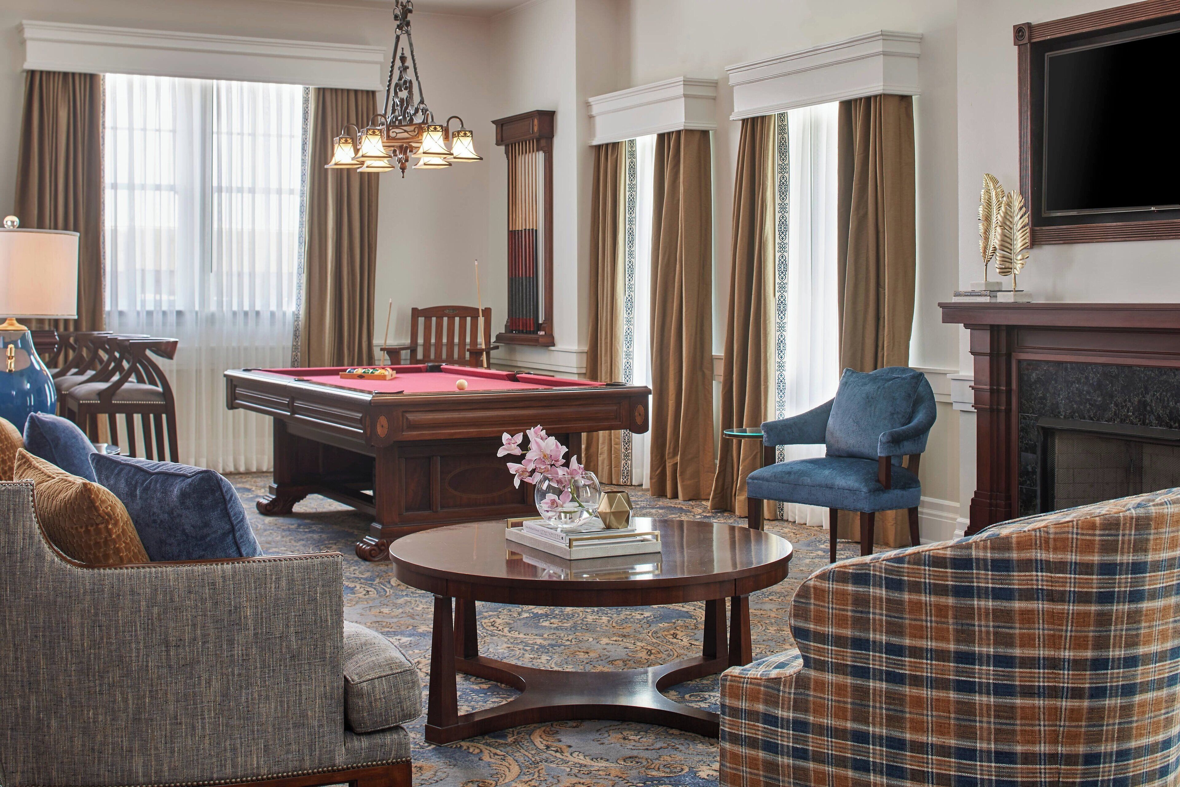 42-inch smart tv with satellite channels, tv, netflix