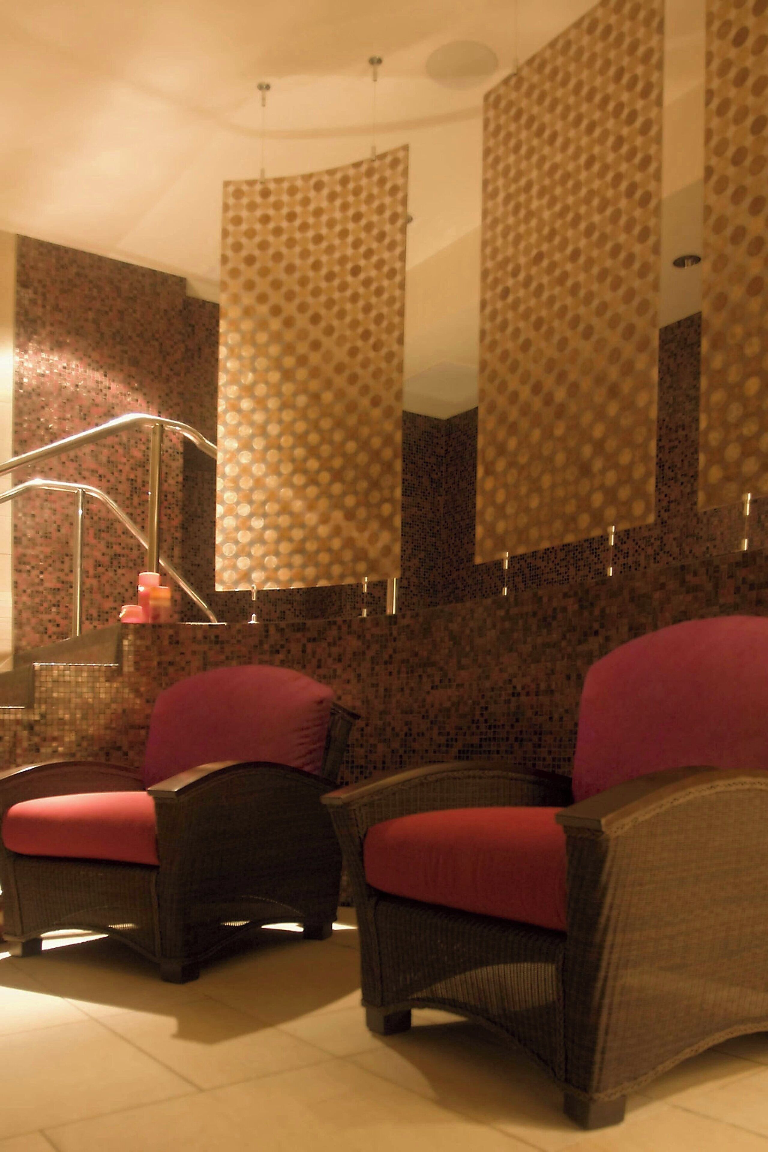 couples treatment room(s), sauna, hot tub, body treatments, hydrotherapy