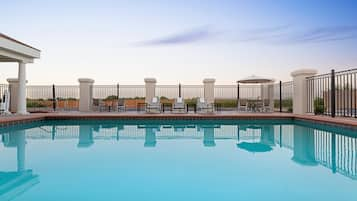 Piscina stagionale all'aperto