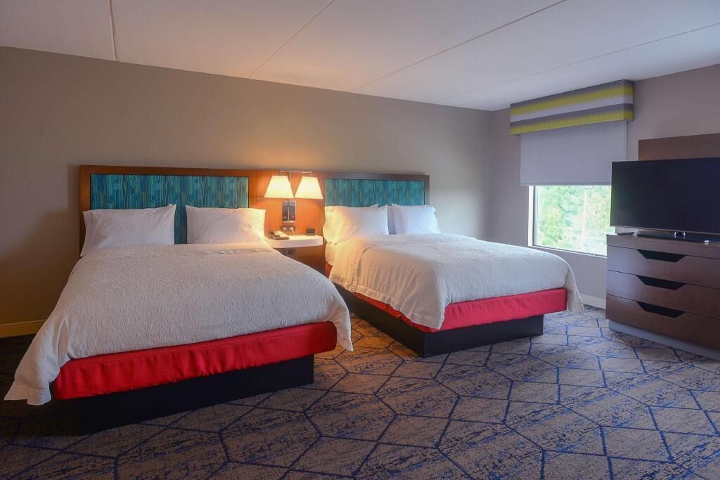 Pillowtop beds, in-room safe, desk, laptop workspace