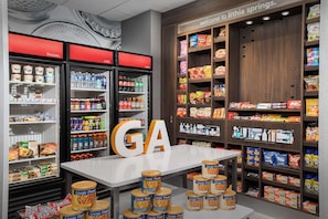 Snack bar - Hampton Inn & Suites ATL-Six Flags (Lithia Springs)