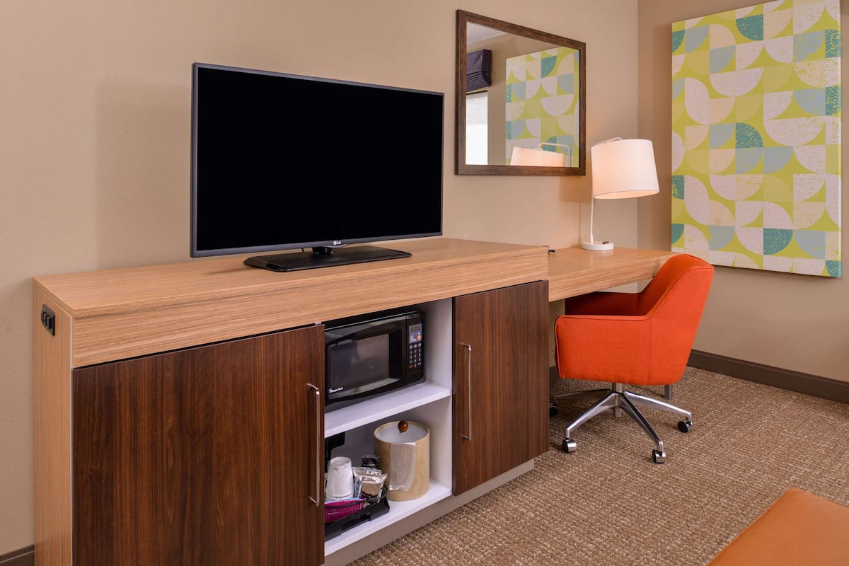 Blackout curtains, iron/ironing board, free cots/infant beds, free WiFi
