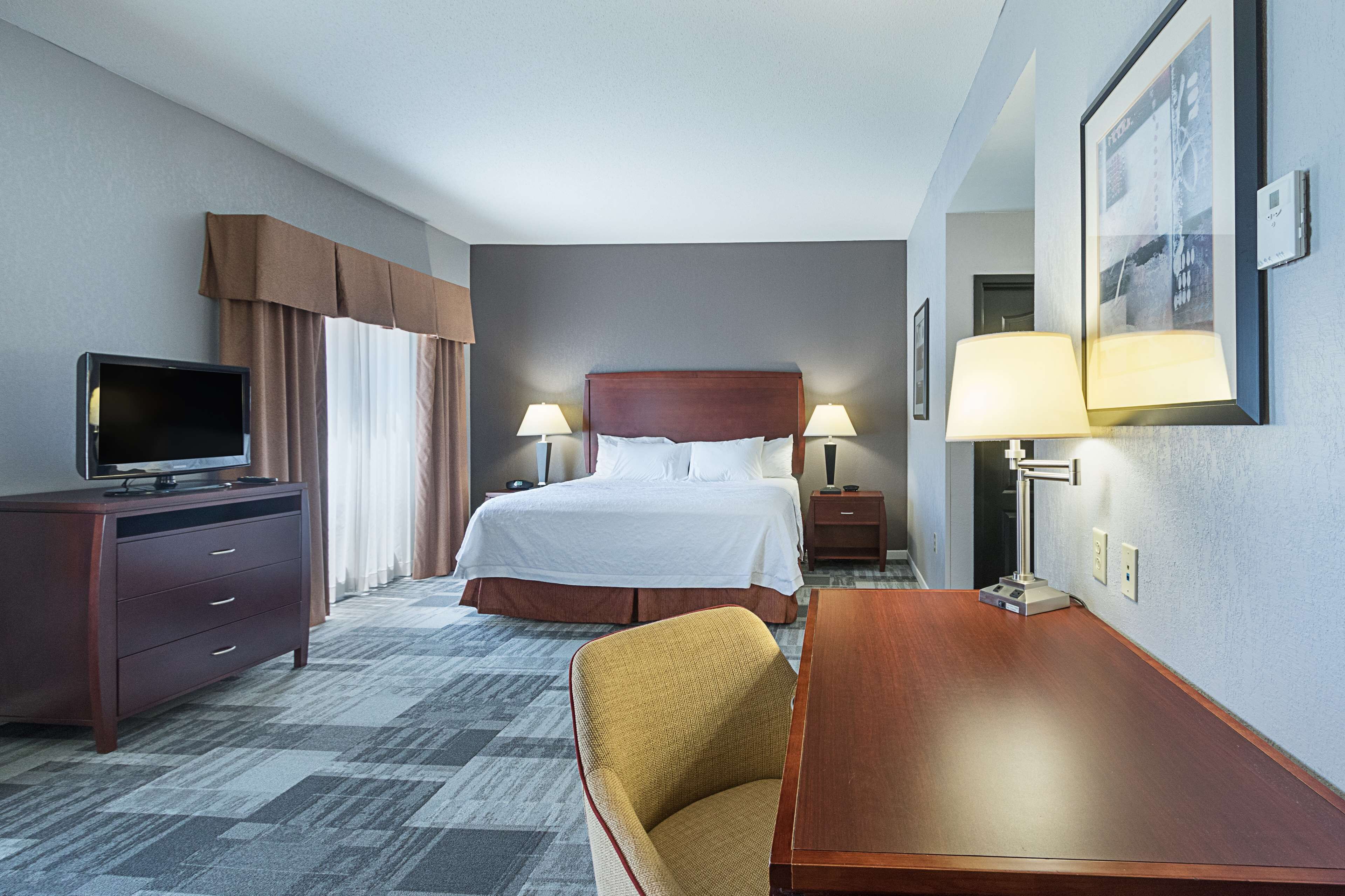 one king studio sofabed non smoking | in-room safe, desk, iron/ironing board, free cots/infant beds