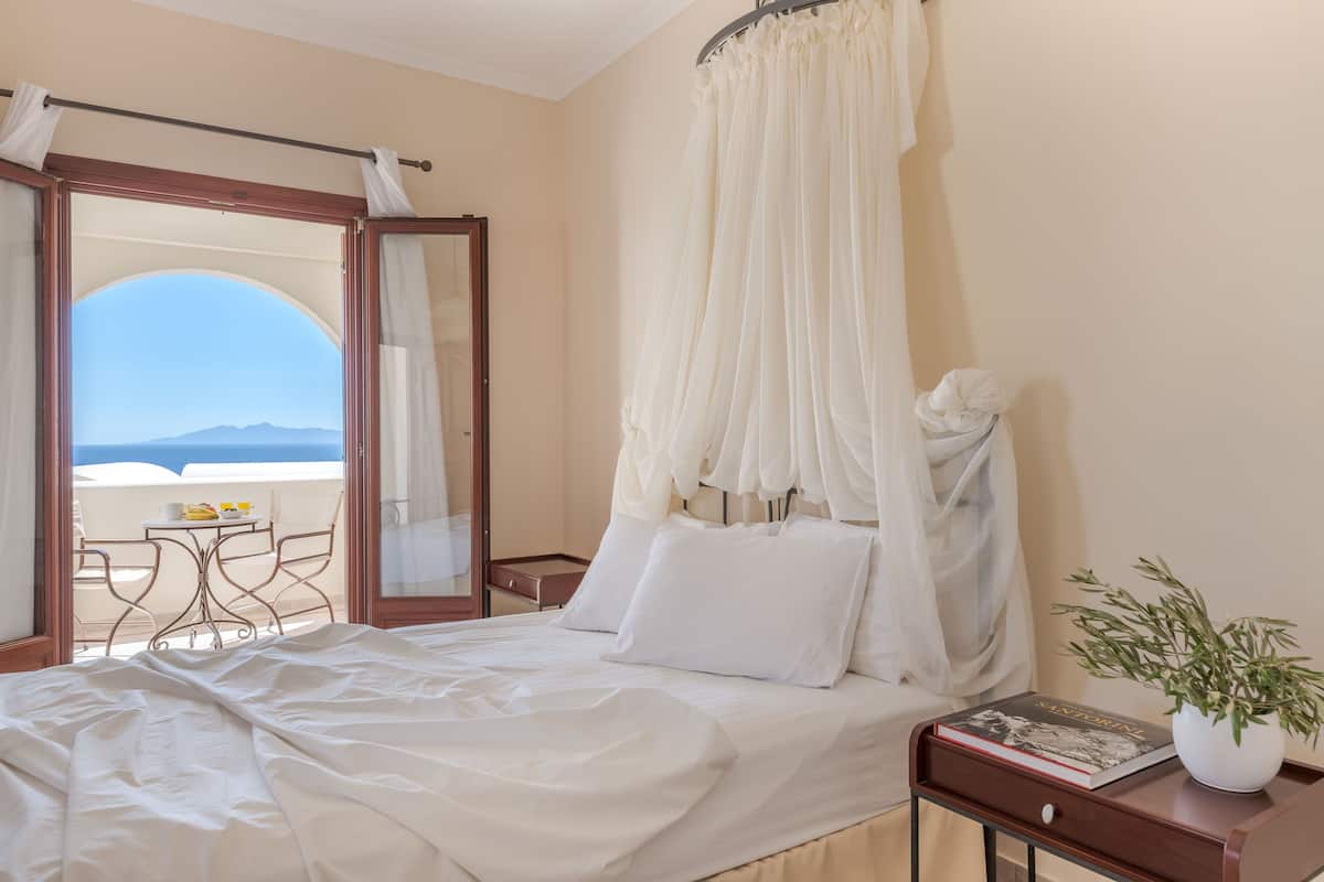 superior room, sea view | in-room safe, desk, blackout curtains, soundproofing
