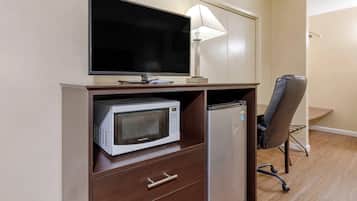 Habitación estándar, 1 cama King size, para no fumadores | Ropa de cama de alta calidad, escritorio y insonorización