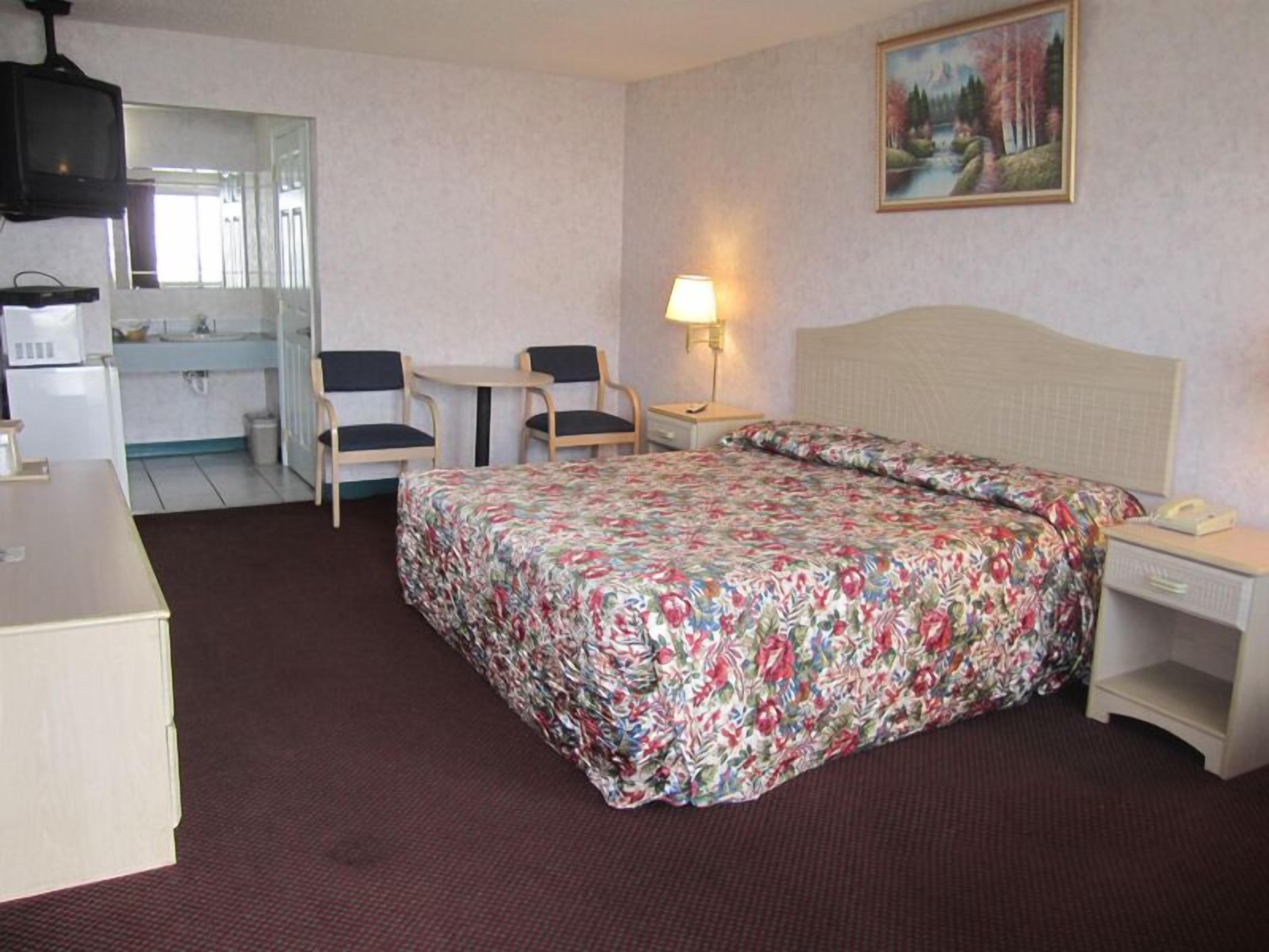 Pillowtop beds, free WiFi, bed sheets