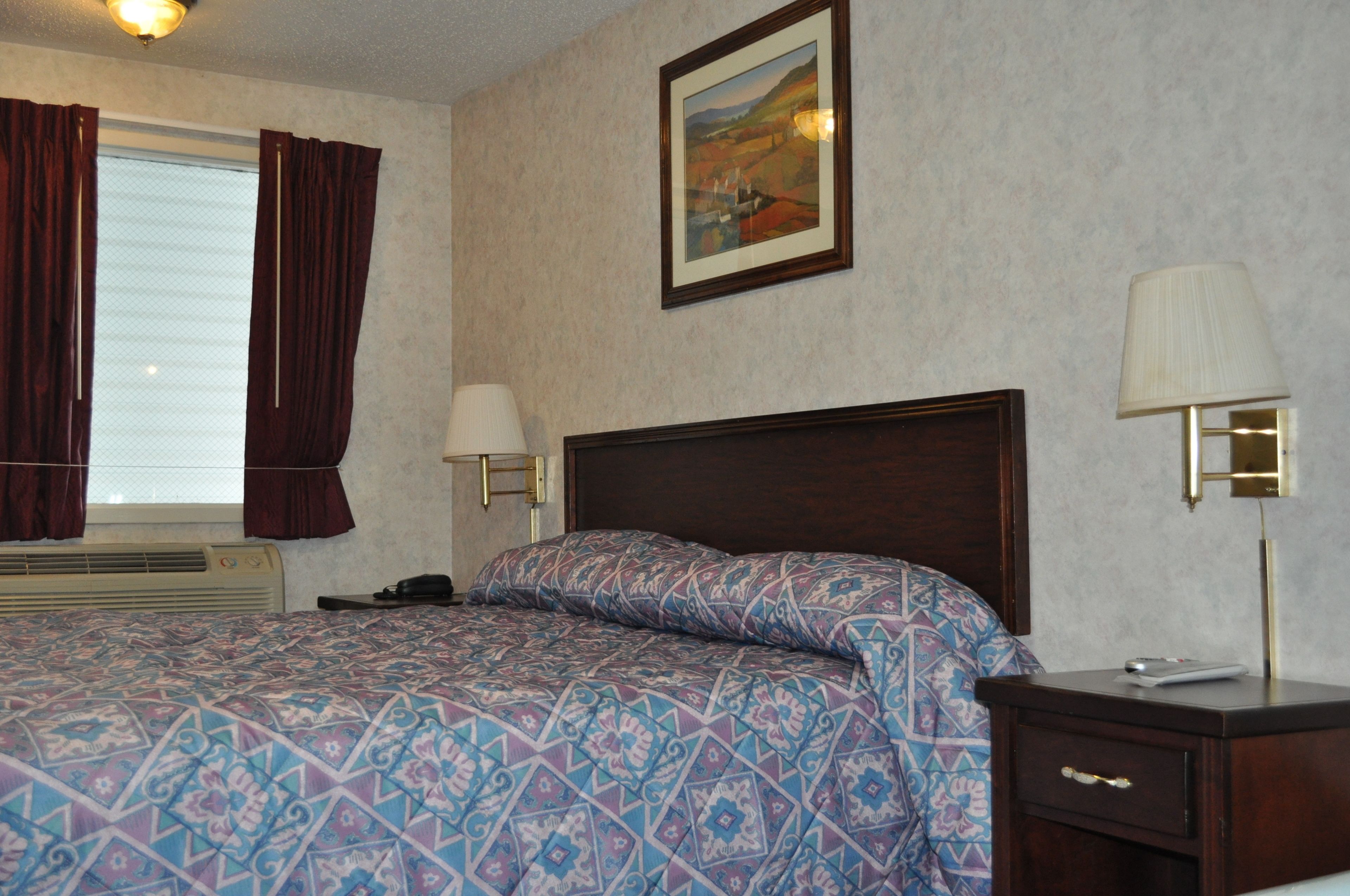 Pillowtop beds, free WiFi, bed sheets