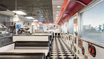 Breakfast, lunch, dinner served; American cuisine