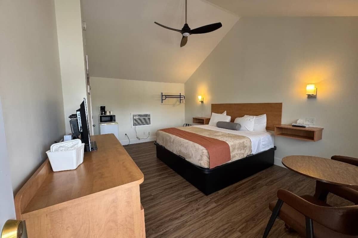 Single King room | Biancheria da letto di alta qualità, con arredamento individuale