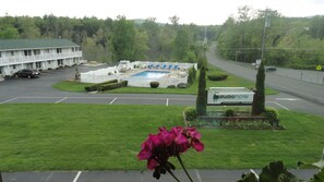 Balcony view - Studio Motel (Lake George)