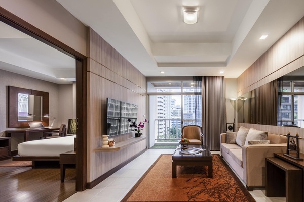 Grand Suite, 1 King Bed, Balcony (Living Room)