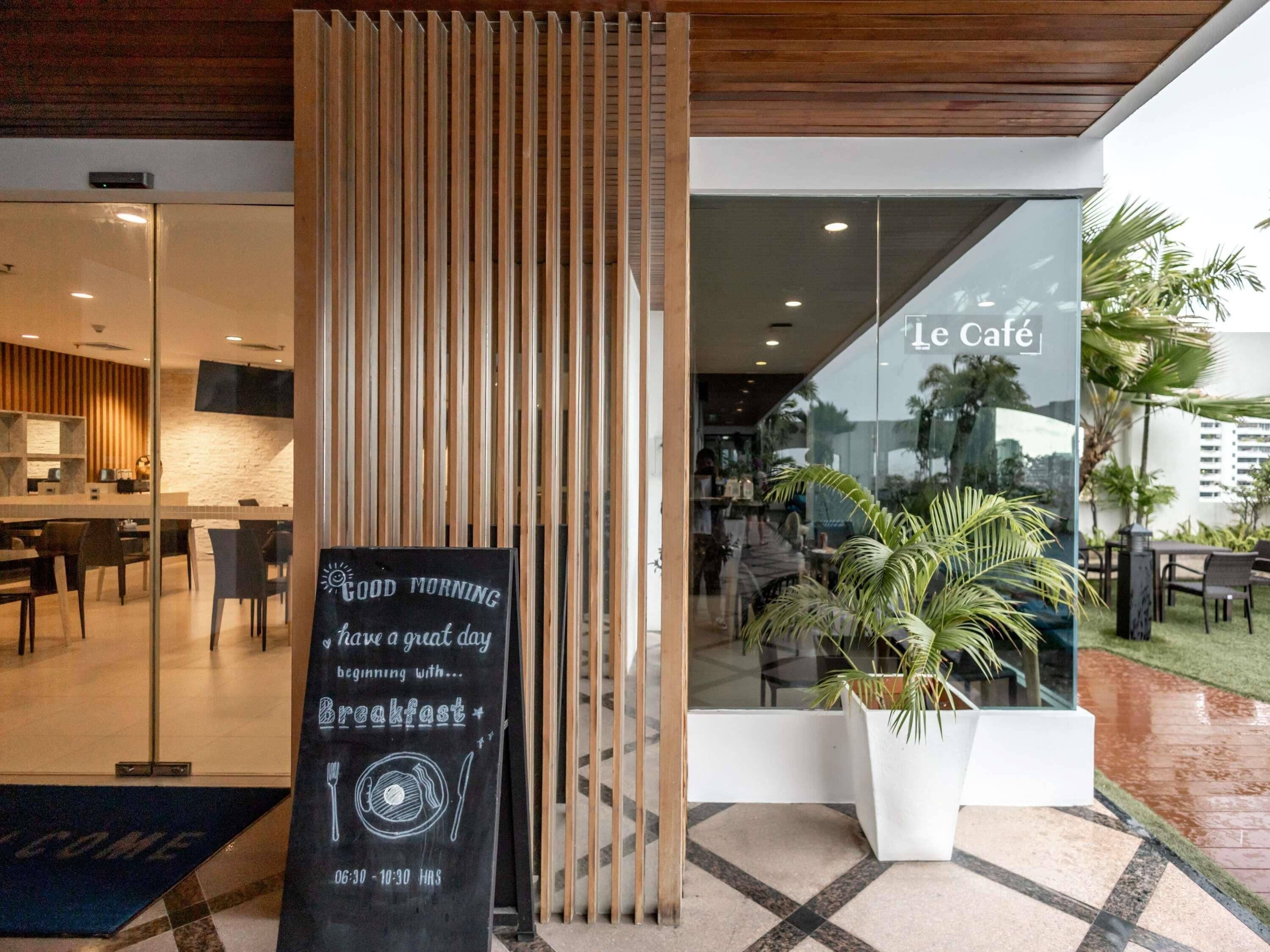 Daily full breakfast (THB 294.25 per person)