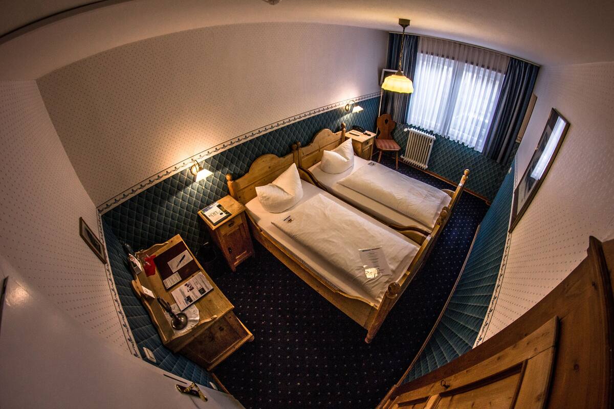 Chambre Double Standard | Coffres-forts dans les chambres, bureau, rideaux occultants