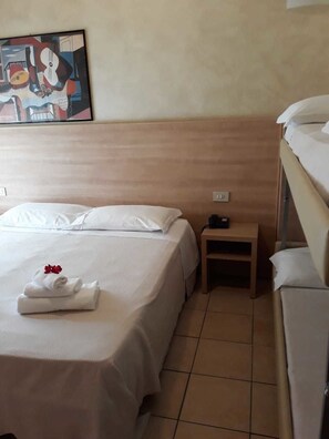 Familienzimmer | Zimmersafe, Schreibtisch, kostenloses WLAN