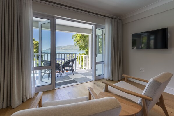 Executive Room, Lagoon View | Premium bedding, down comforters, minibar, in-room safe - Hide Away Guest House (Knysna)