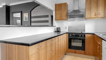 Appartement Standard, 2 chambres, vue montagne | Cuisine privée | Réfrigérateur, micro-ondes, plaque de cuisson, cafetiÚre/bouilloire