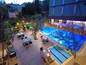 Outdoor dining - Oscar Garden (Antalya)