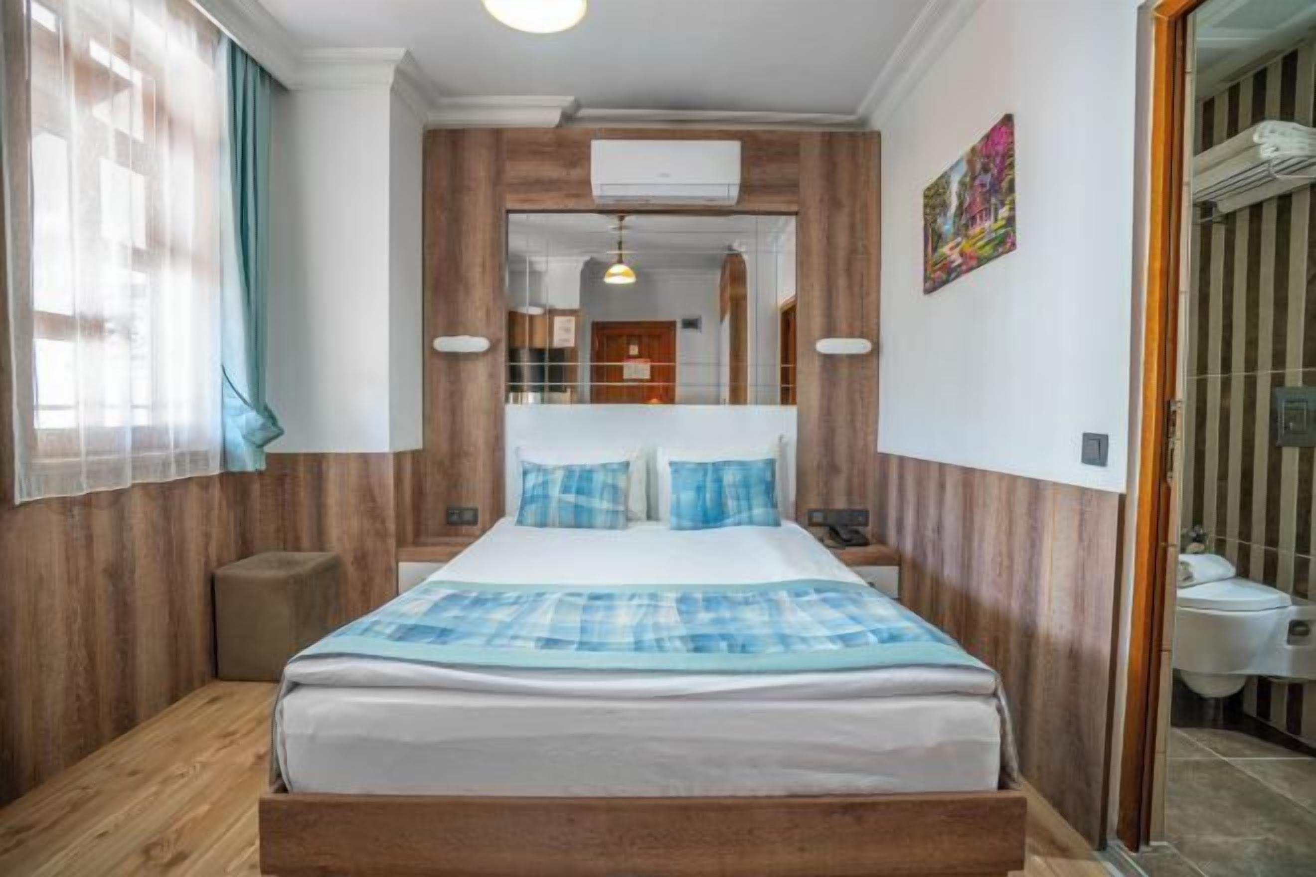 1 bilik tidur, peralatan tempat tidur premium, bar mini, kalis bunyi 