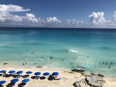 Vista a la playa o al mar. Salvia Cancun Aparts