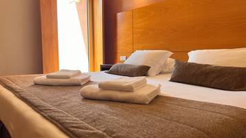 Standard Double Room | Desk, soundproofing, free WiFi, bed sheets