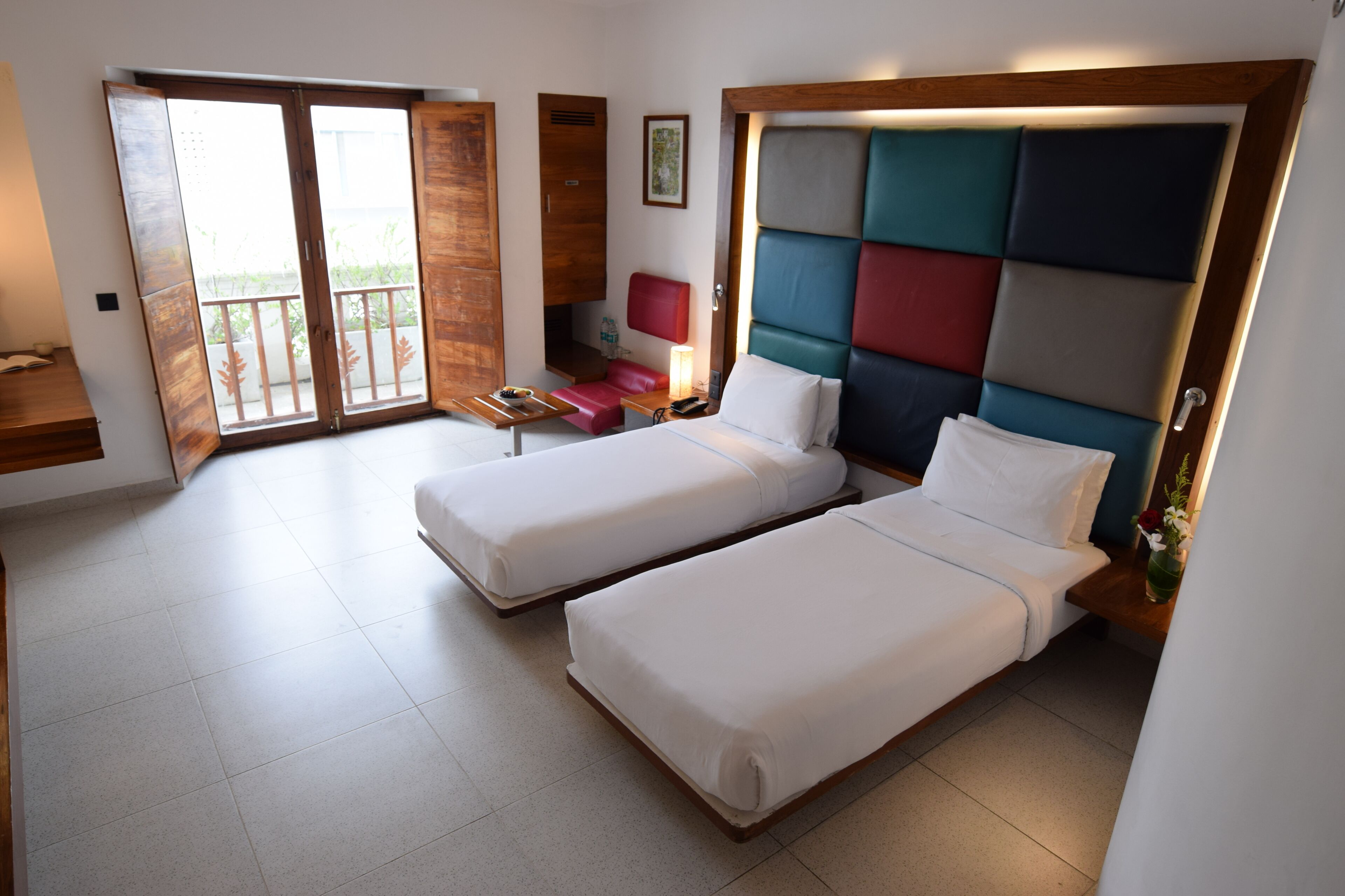 Ropa de cama de alta calidad, colchones con pillow-top y minibar 