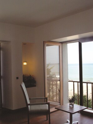 Premium bedding, pillow-top beds, minibar, in-room safe - The Promenade Pondicherry (Puducherry)