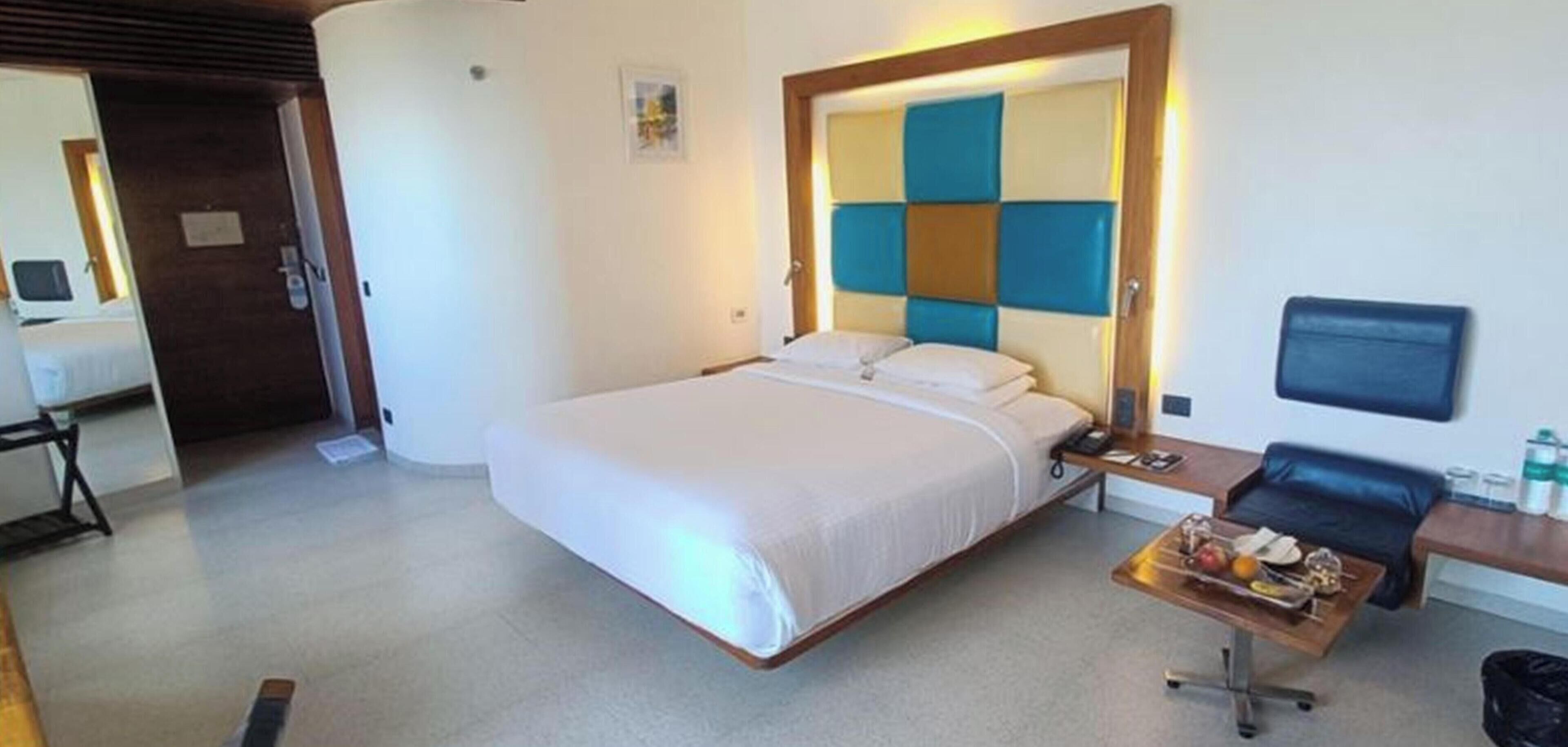 Ropa de cama de alta calidad, camas con pillow-top y minibar 