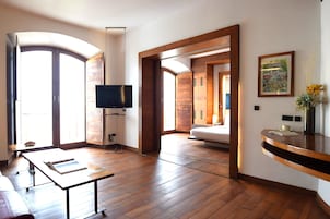 Suite, 1 Double Bed | Premium bedding, pillowtop beds, minibar, in-room safe